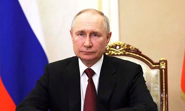 🟠 Putin Home Attacked 