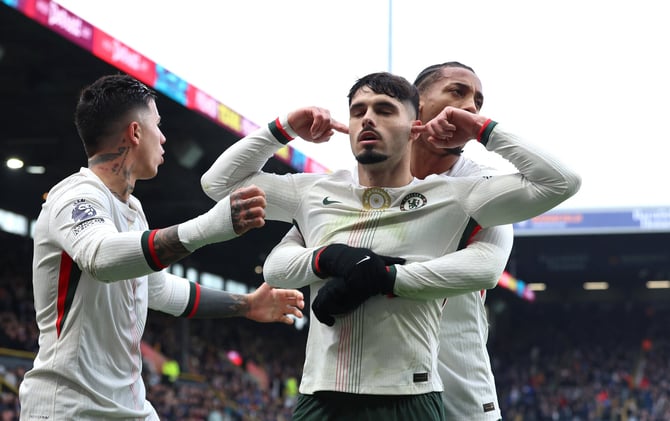 Chelsea scrape past Burnley as big guns stay fresh for Barca & Arsenal