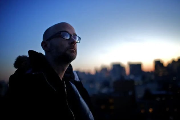 Moby regala música para ayudar a dormir y meditar