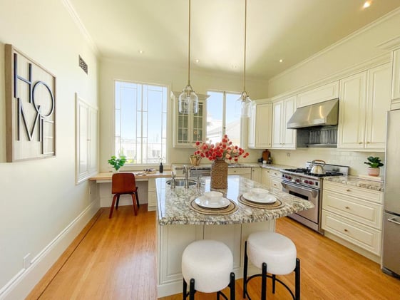 Navigating a Shifting Market: Staging That Works in Any Climate