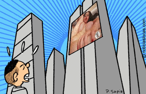 ¡Ups! Difunden video porno en pantalla publicitaria
