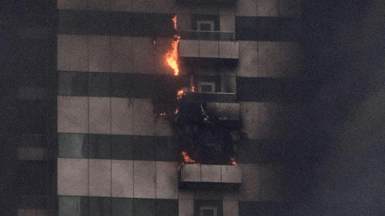 Man risks life to save babies 🔥
