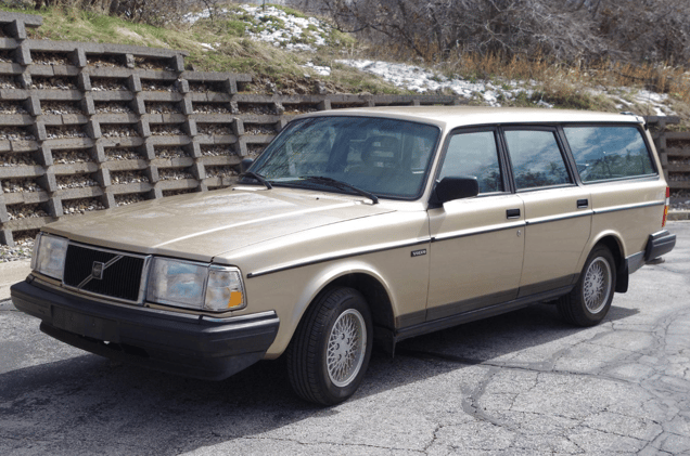 Can SuperCar Blondie Sell Her Own Car?