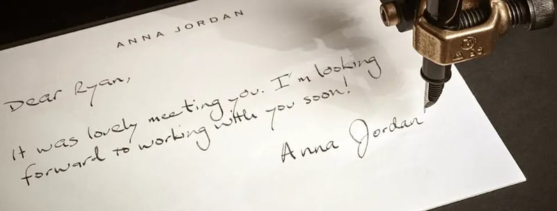 Bond: Un robot que imita la escritura a mano