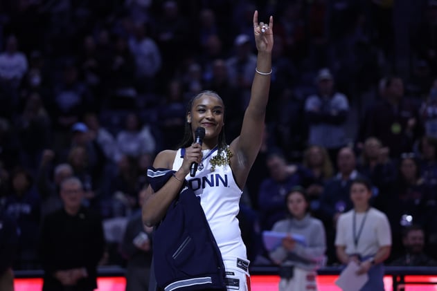 Aaliyah Edwards joins the Huskies of Honor: 'It's super cool to be among the GOATs'
