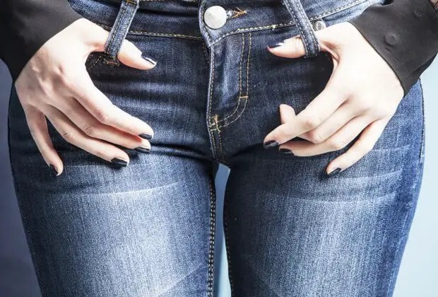 Mujeres de la India inventan un jean «antiviolación»