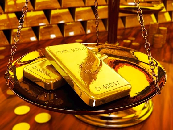 Gold Surge: Testing All-Time High, Crucial Factors Ahead