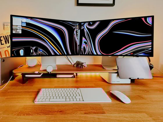 Studio Display, x2