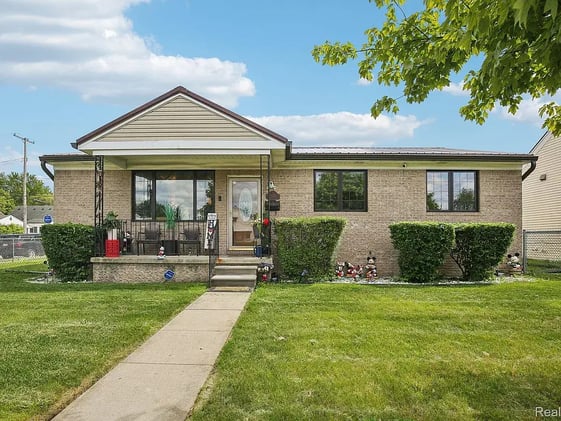 🏡 You Never Know What's Going On Inside A Home, Part 23931