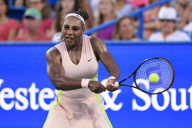 Serena Trains With Federer's Ex-Partner
