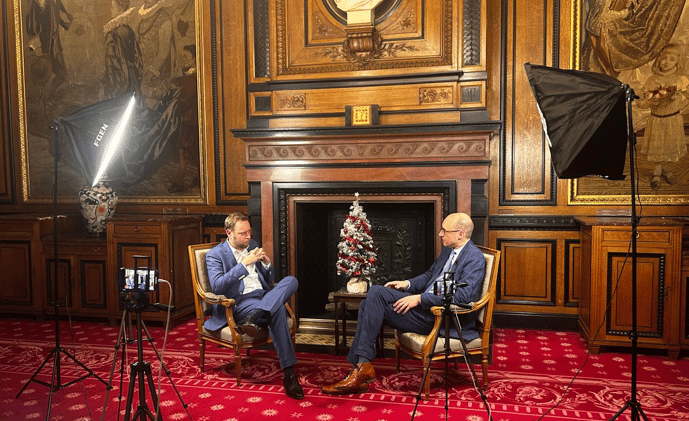 "Ik wil niet vergeleken worden met één of andere premier van dertig of veertig jaar geleden. Ik wil vooral zorgen dat deze regering doet wat moet"