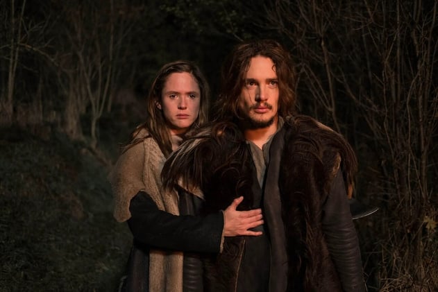 Entrevista con Alexander Dreymon y Emily Cox por «El último reino»