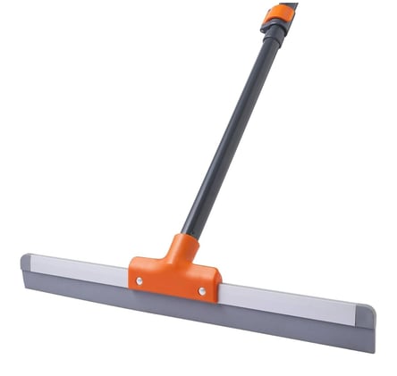 Kitchen Cleanup Magic: The Squeegee Hack Everyone Needs Now 