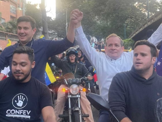 Excarcelaron a Juan Pablo Guanipa... y lo volvieron a secuestrar anoche 🤦‍♂️