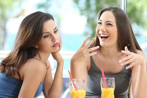 7 conversational hand grenades that can destroy any social situation