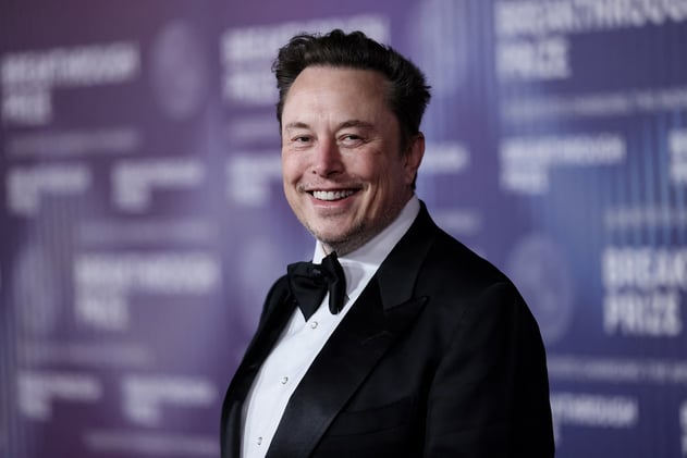 Elon Musk: “Anyone who wants to make more than they take has my respect”