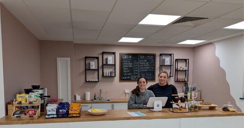 Art, Apples & Afghan Feasts 🍎