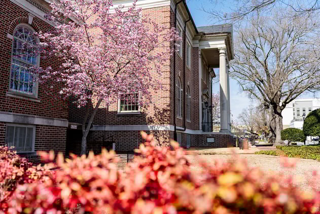 Your weekend starts here: pontoon boats on the Pamlico and 80-year-old BBQ in Wilson