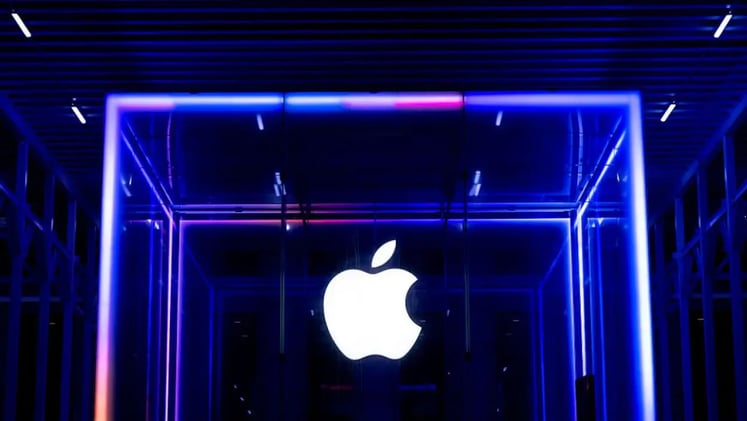 Apple Sues YouTuber Over iOS 26 Leaks
