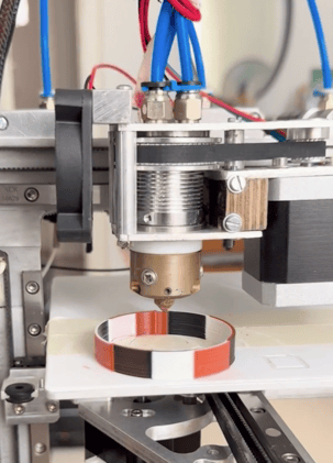 🎨 Instant color changes on a 3D printer by changing the nozzle angle?