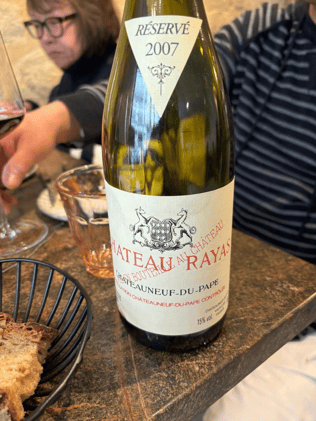 🍷 Un bistrot, des grands vins, des prix plus que raisonnables... 