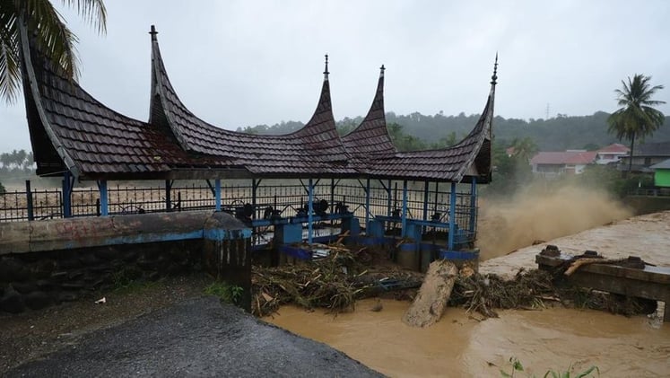 Cyclone devastates Sumatra | November 28, 2025