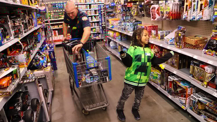 The $125 Tree Tax, The Fugitive Capture, and Christmas Cheer (Issue #39)