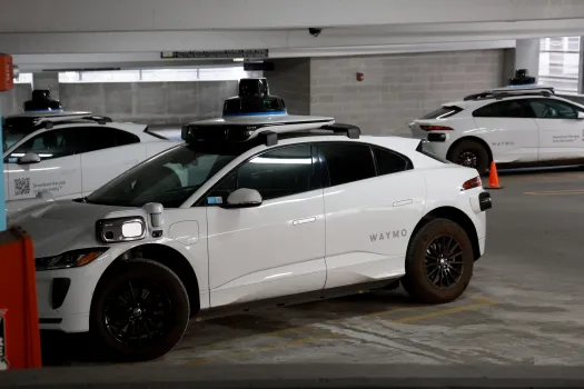 Chicago Gets Self-Driving Taxis