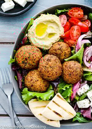 Falafel with a little Salad🧆🌿🌶️🥒🫑🍅