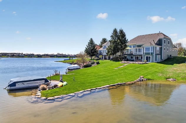 💧 Waterfront Homes with Rental & Income Potential