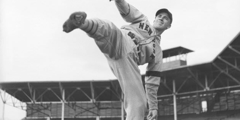 ⚾ Carl Hubbell makes history