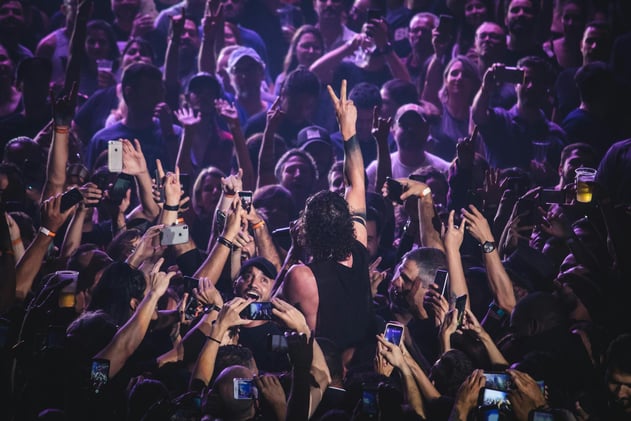 From Customers to Superfans: How Newsletters Build Lasting Loyalty
