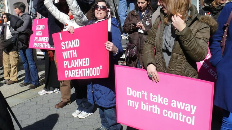 Hundreds of Planned Parenthood clinics could close 