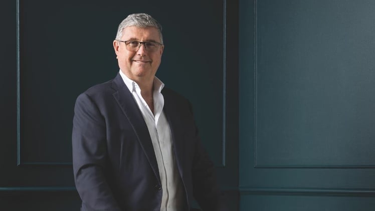 🎤 The Auctioneer’s Arena: Creating Energy, Respect and Results