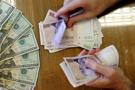 Para el Wall Street Journal, “una megadevaluación parece inevitable” en la Argentina