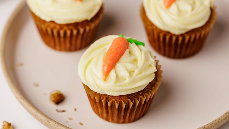 Soft & Moist Carrot Cake Cupcakes (New Recipe!)