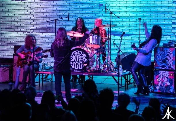 Lark Out Loud pumps up the volume on Lark Street 🎸