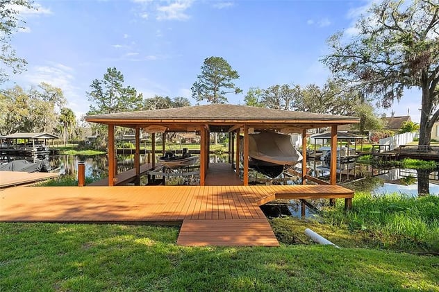 ⛵ Boater's Dream Homes with Private Docks and Breathtaking Views