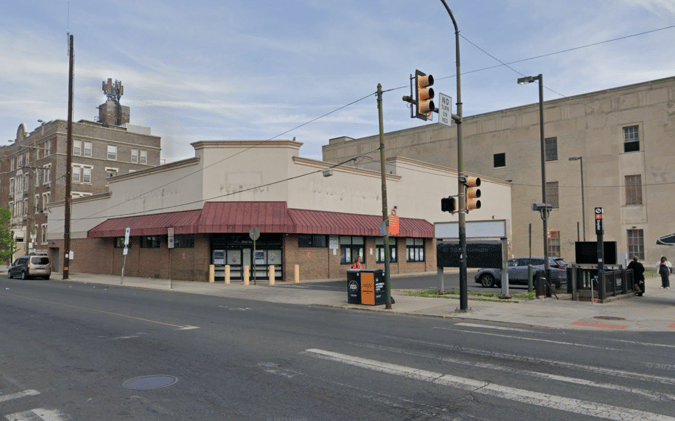 🛒 New grocer coming to South Philly 🍔 Burgergate strikes on 11th Street 🎃 Halloween weekend events 