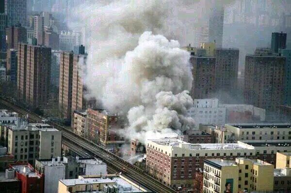 Explosión y derrumbe de dos edificios en Nueva York