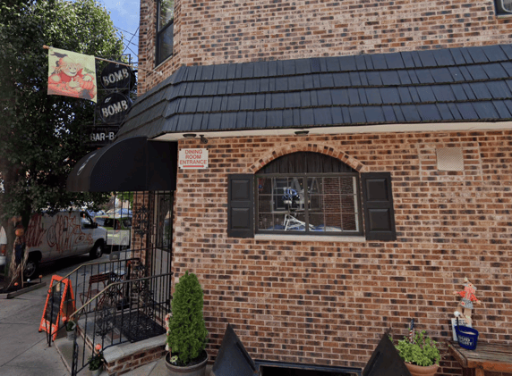 💣 Two South Philly staples re-open for business 🏀 Women's basketball coming before 2030? ⚾️ And it's Red October!