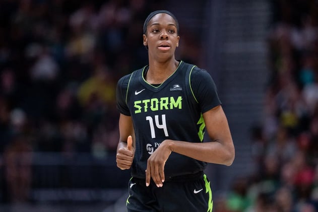 Malonga Cleared For WNBA After Long Standoff - LITE  