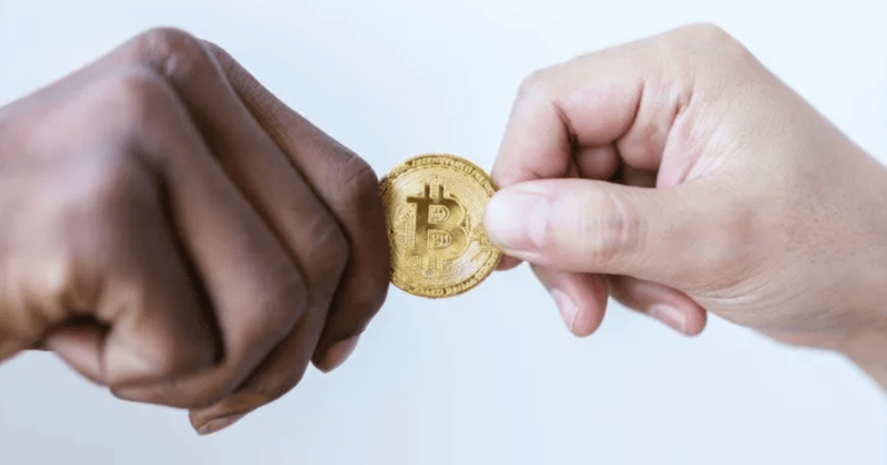 Bitcoin Hits $122K — Should You Still Invest Now?