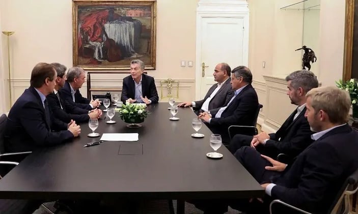 Todos juntos se escribe separado