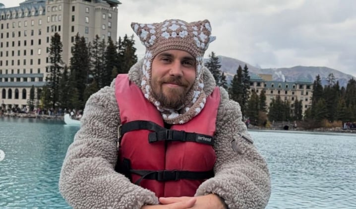 Justin Bieber’s Surprise Lake Louise Visit Has Fans Losing It