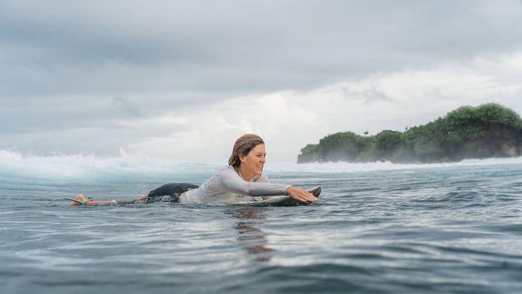 How a workaholic Laurane chose surf life over a 9–5
