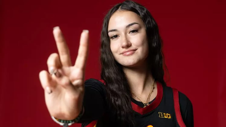 The Three Torches 4/21: WBB Signs Davis