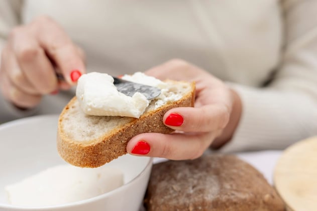 [RECIPES] 🍊 Cream Cheese Recall | Easy Sausage Gravy & Biscuits | Air Fryers Vs Deep Fryers and more...