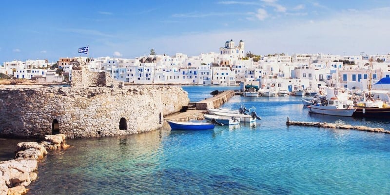 Sunday Roundup: Aruba, Fiji, and Paros Topped Expedia’s First-Ever Island Hot List