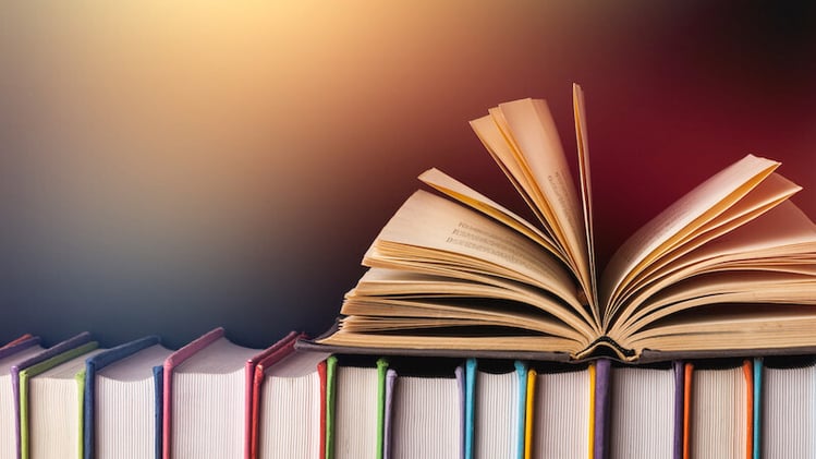 "Unlocking the Knowledge within Pages: A Warm Welcome to Your Book Summarizing Maven"